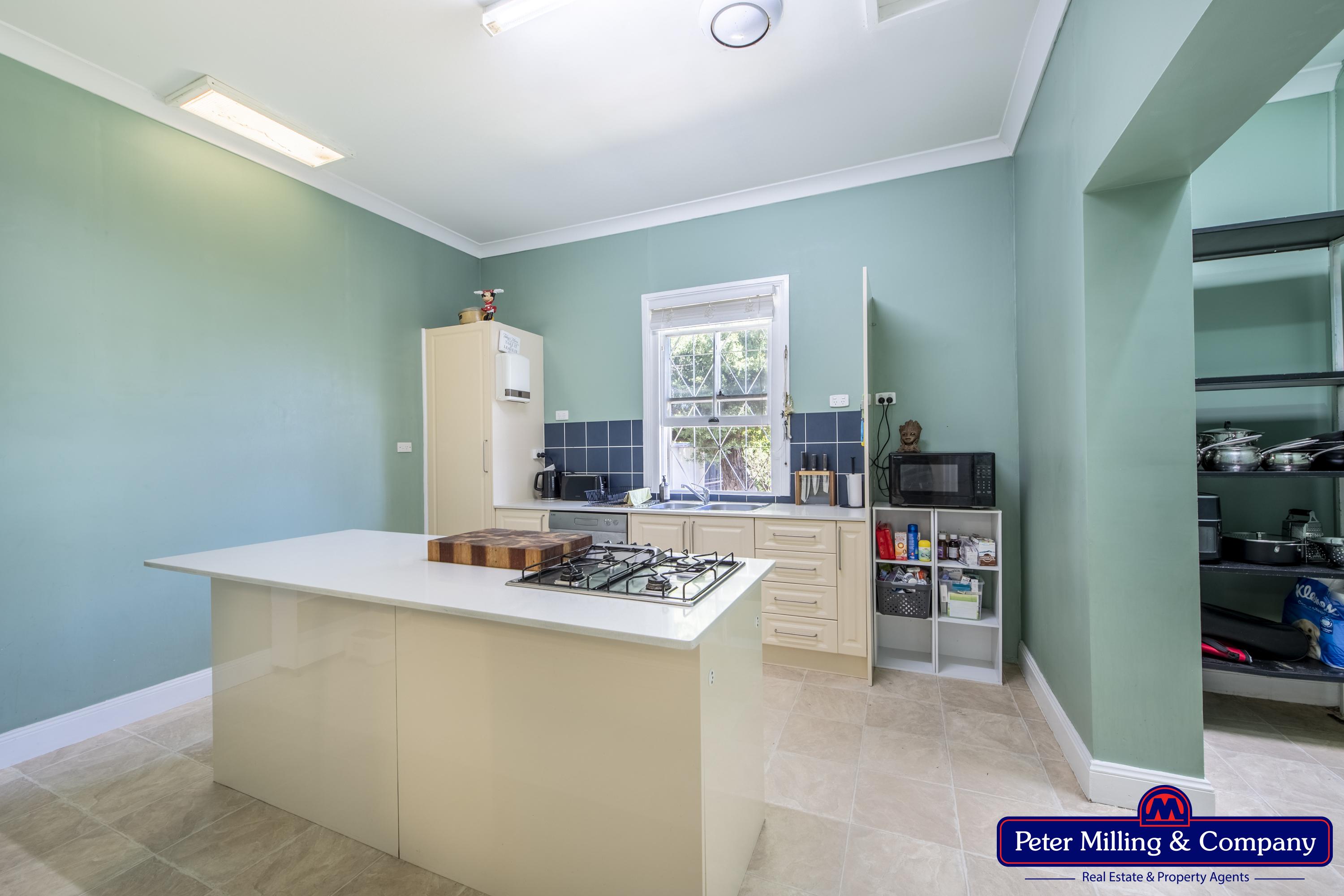 5 bedroom house at 120 Arthur Street, Wellington NSW 2820