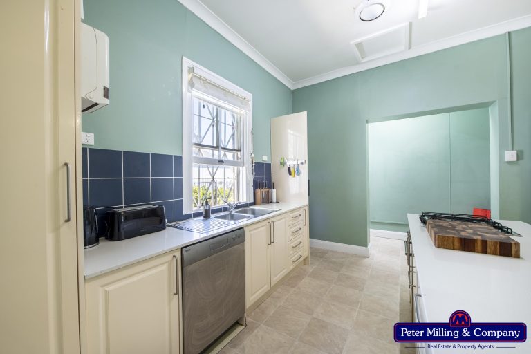 5 bedroom house at 120 Arthur Street, Wellington NSW 2820