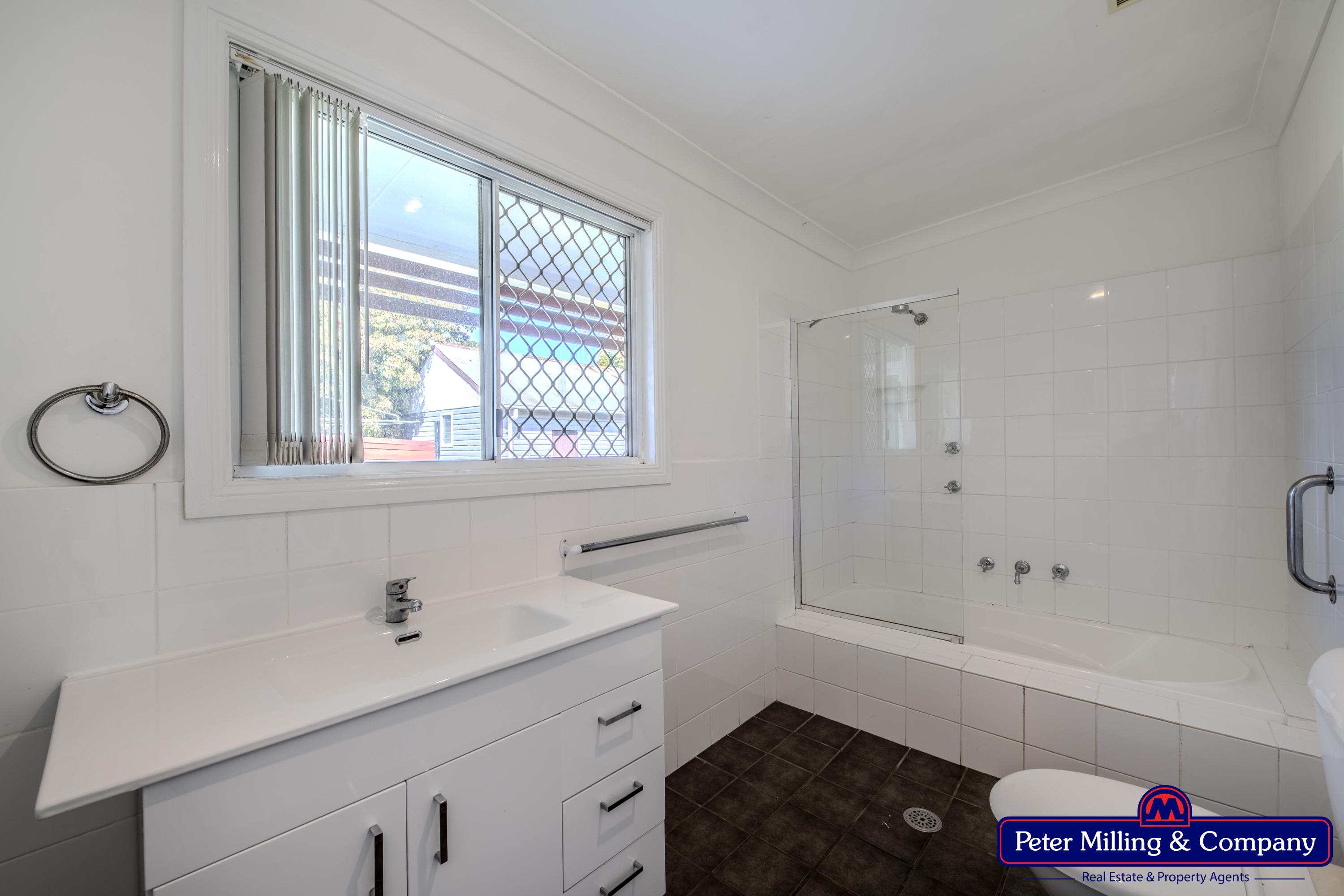 5 bedroom house at 120 Arthur Street, Wellington NSW 2820