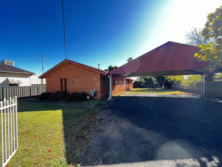 2 bedroom flat at 1/20 Nancarrow Lane, Wellington NSW 2820