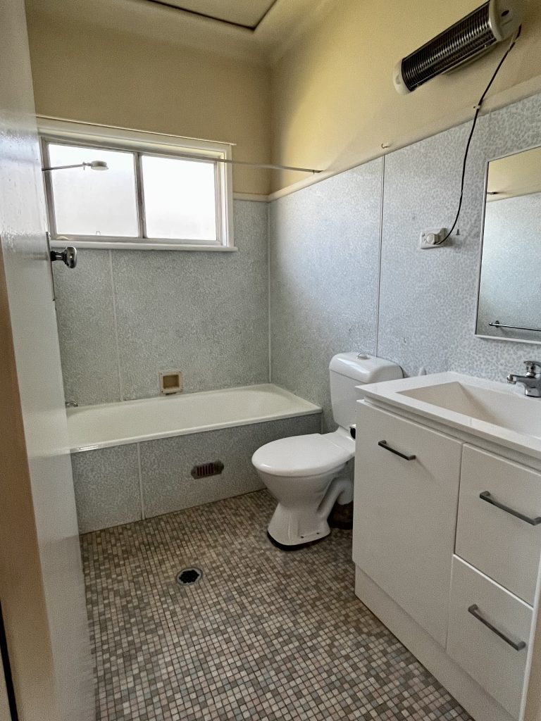 2 bedroom unit at 1/15 Maxwell Street, Wellington NSW 2820