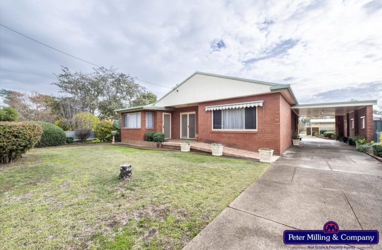 3 bedroom house at 18 Montefiores Street, Wellington NSW 2820