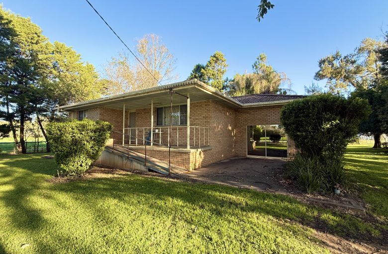 3 bedroom house at 51 Showground Road, Wellington NSW 2820