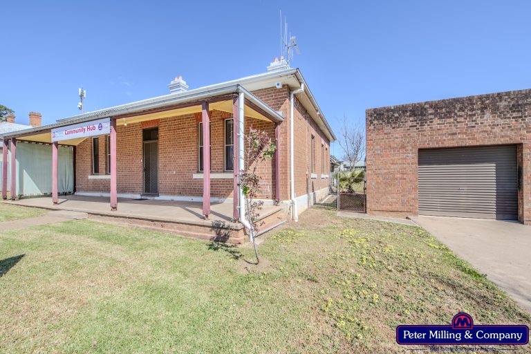 3 bedroom house at 17 Maughan Street, Wellington NSW 2820