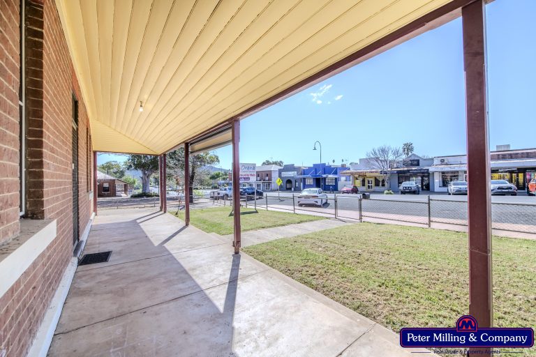 3 bedroom house at 17 Maughan Street, Wellington NSW 2820