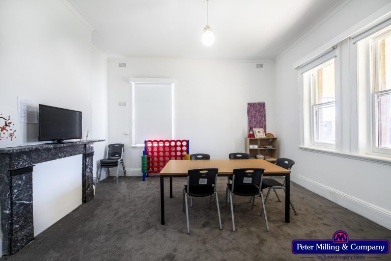 3 bedroom house at 17 Maughan Street, Wellington NSW 2820