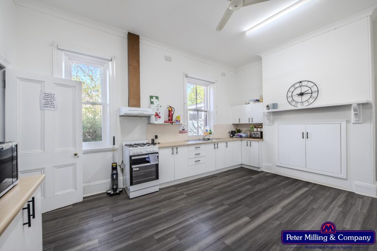 3 bedroom house at 17 Maughan Street, Wellington NSW 2820