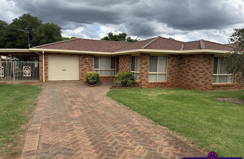 3 bedroom house at 17 Falconer Way, Dubbo NSW 2830
